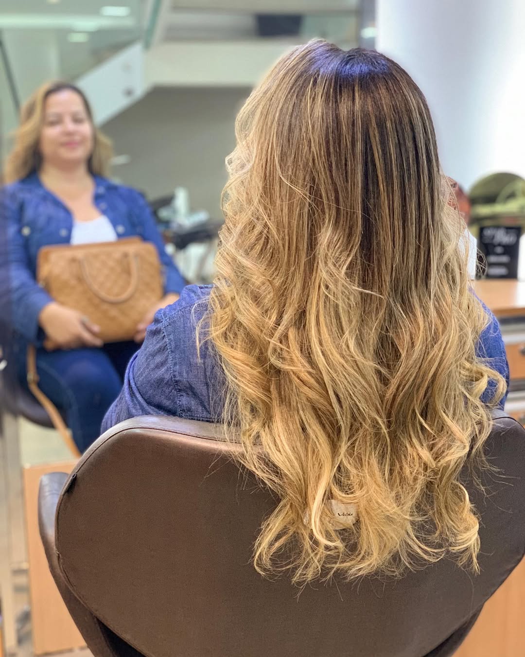 Mechas loiras com ondas